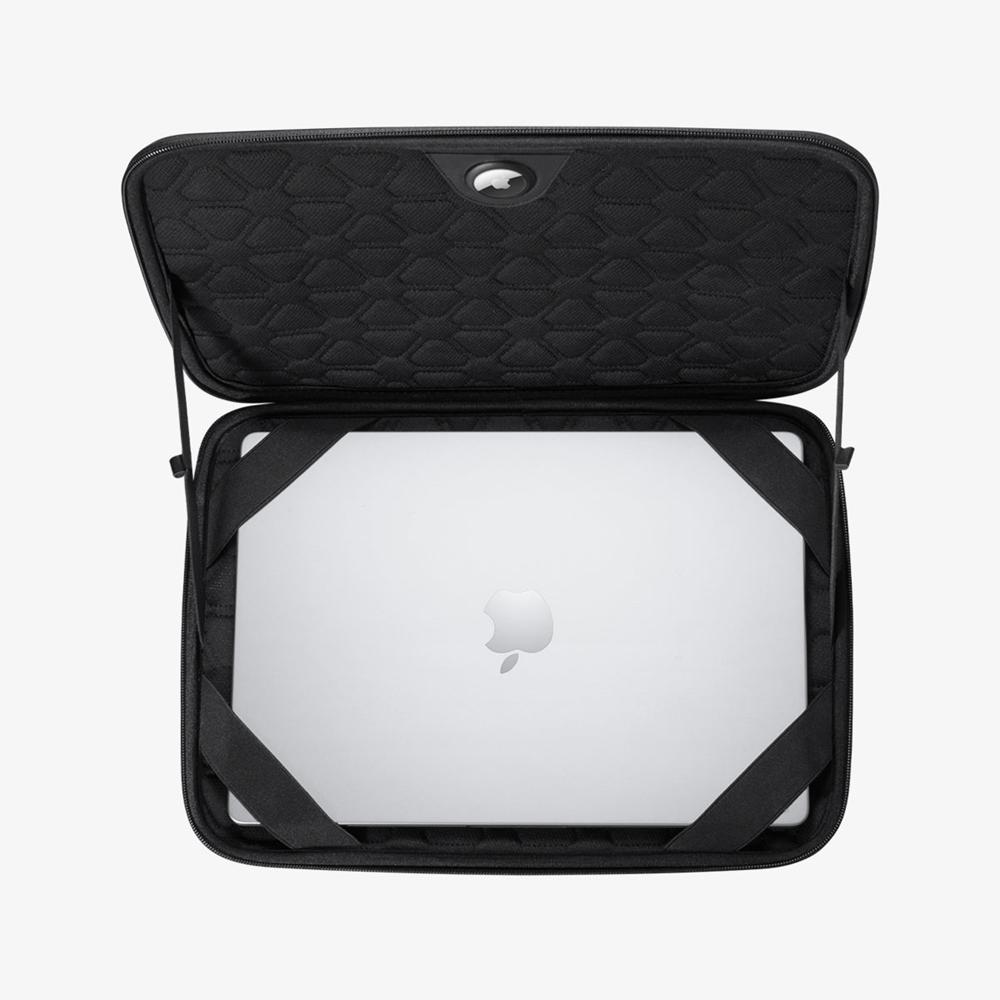 Spigen Rugged Armor Pro Pouch Macbook Pro 16-Inch Case Black | HOZQ-76314