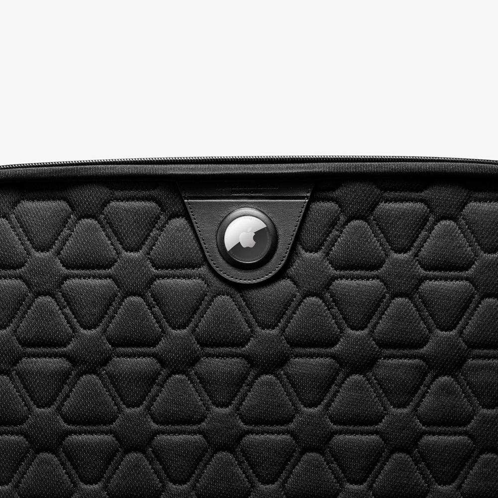 Spigen Rugged Armor Pro Pouch Macbook Pro 16-Inch Case Black | HOZQ-76314